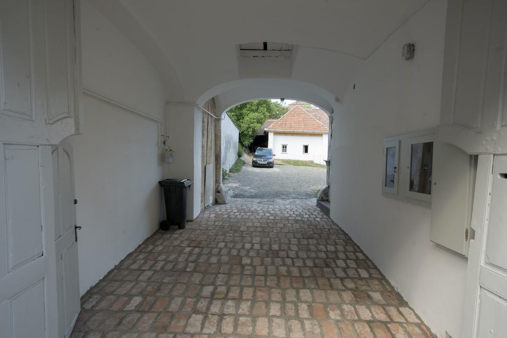 Plitzner Belvarosi Apartmanhaz 埃格尔 外观 照片